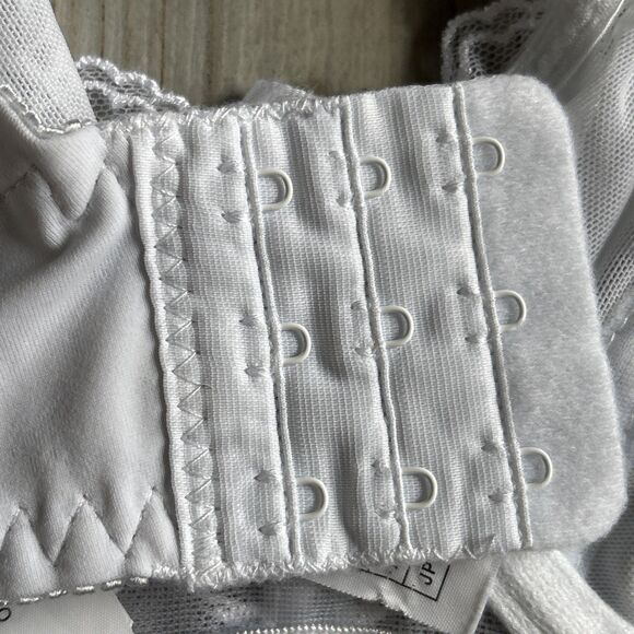 CURVE MUSE LACY WHITE BRA, UNDERWIRE CLOTH LINING SIZE - 36D - Picture 7 of 9